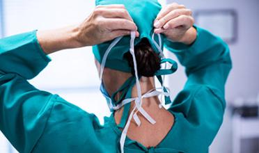 Ariën Schiepers (Universiteit Utrecht/ Graduate School of Life Sciences) wint de Pfizer Prijs voor Life Sciences 2017 van 5.000 Euro voor onderzoek naar de wijze waarop het immuunsysteem antilichamen maakt die brede bescherming bieden tegen varianten van een virus als griep en HIV