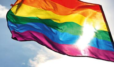 Pfizer hijst de regenboogvlag 