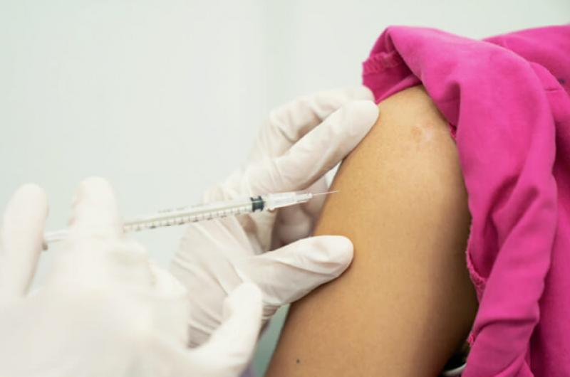 Razendsnelle goedkeuring start onderzoek coronavaccin