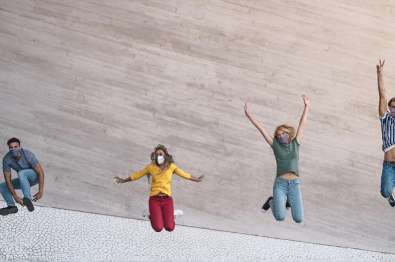 Pfizer en BioNTech bereiken een overeenkomst om de EU 200 miljoen doses van hun BNT162b2 mRNA kandidaat-vaccin tegen SARS-CoV-2 te leveren | Pfizer Nederland