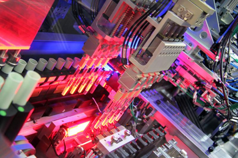 Pfizer en BioTech-200 miljoen coronavaccins